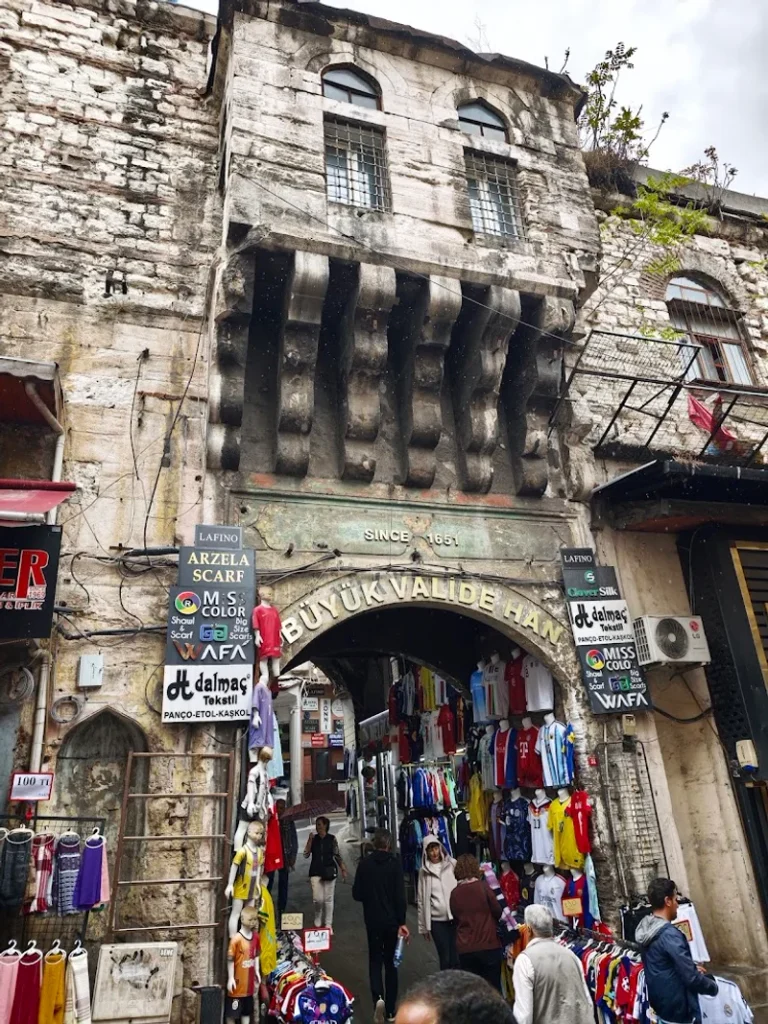 Isztambul (Istanbul) Büyük Valide Han